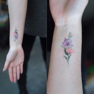 40+ Cute and Tiny Floral Tattoos for Women
