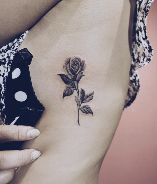 40+ Cute and Tiny Floral Tattoos for Women